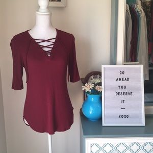 🌿 No boundaries red lace up top size large